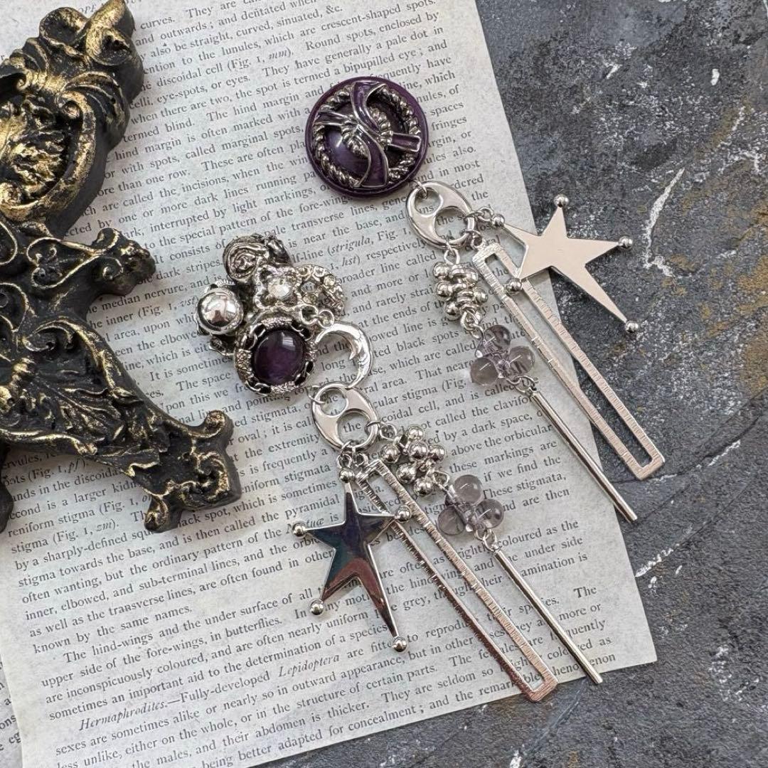 197 【夜空】をイメージして製作したシルバー色のアクセ✨　ピアスorイヤリング