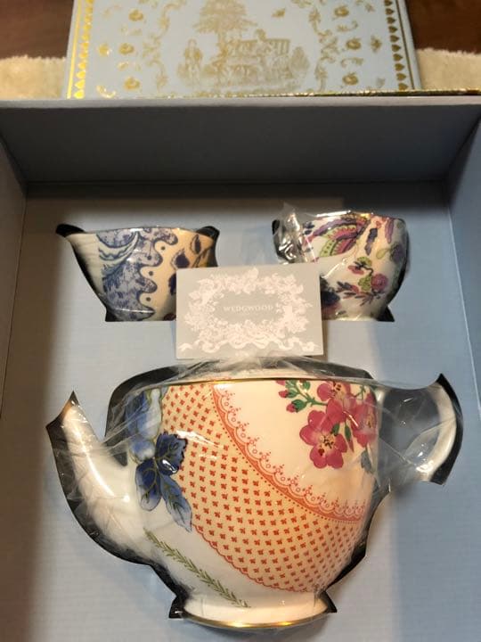 ウェッジウッド　ティーポット　シュガーポット、ミルクピッチャー　セット