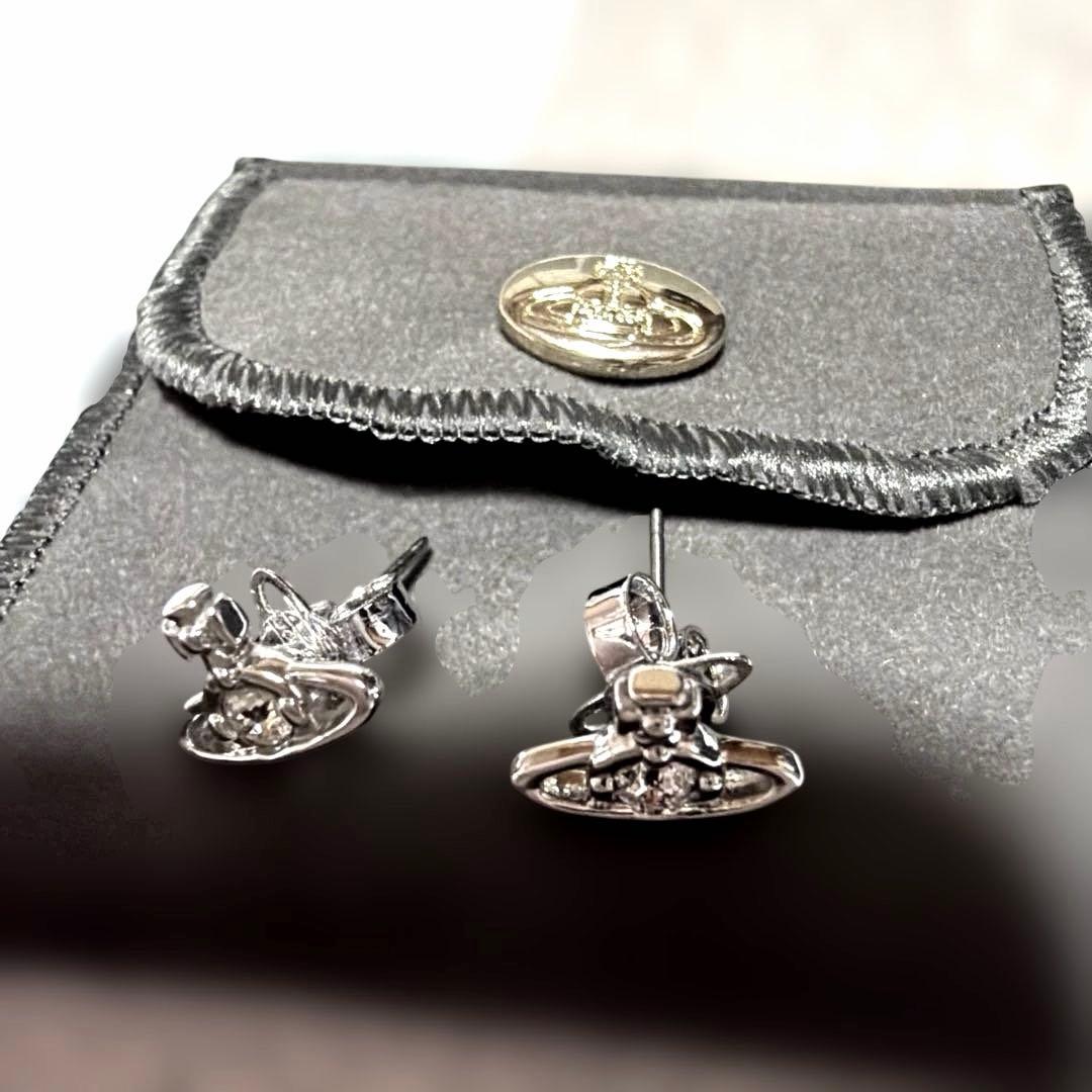 Vivienne Westwood ハート型ピアス