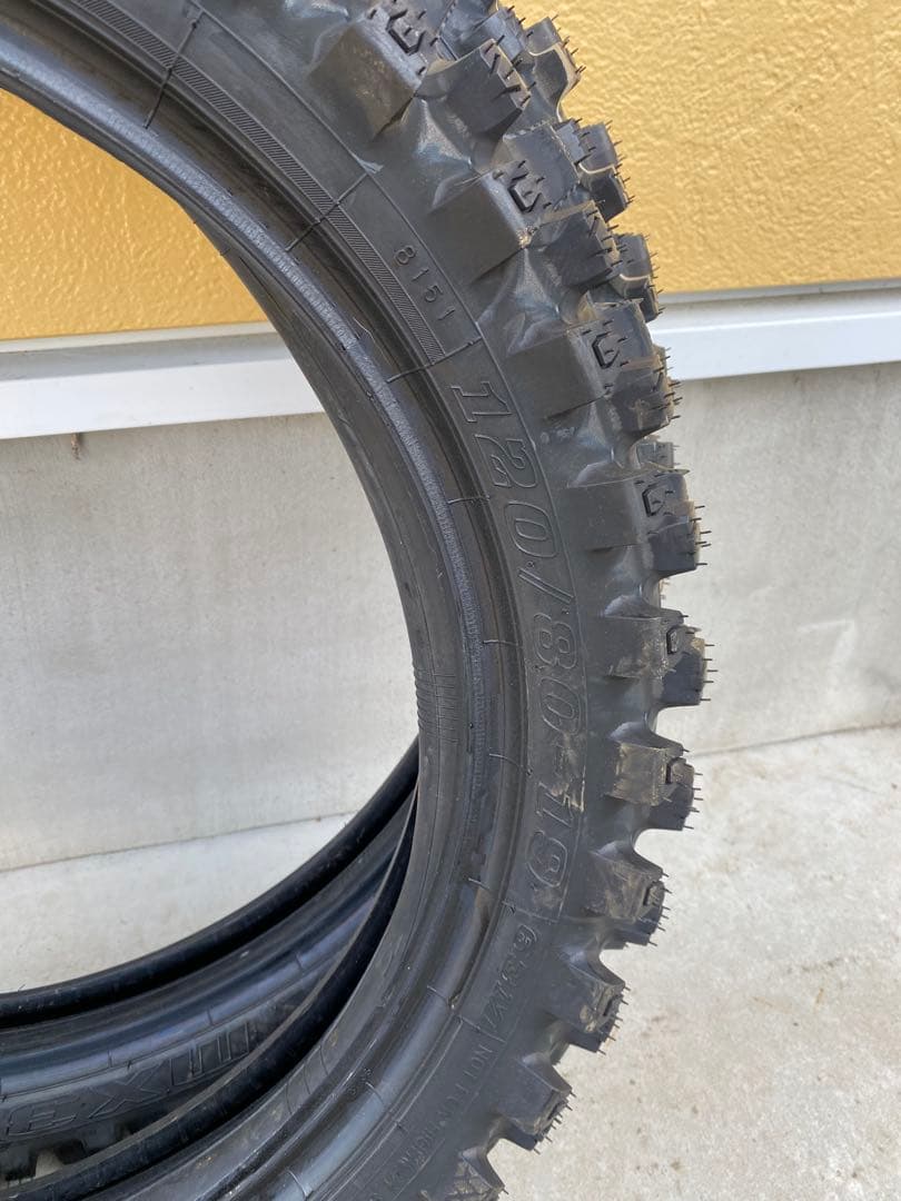 アクセルさん専用　ダンロップ　GEOMAX33 前後セット　チューブ付き