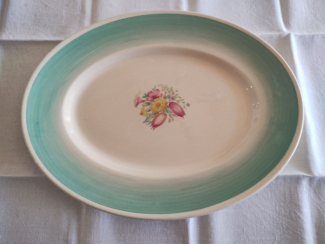 スージークーパー　スワンシースプレー　オーバル皿　グリーン刷毛塗　貫入なし