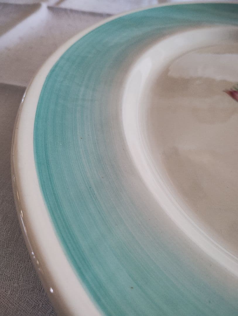 スージークーパー　スワンシースプレー　オーバル皿　グリーン刷毛塗　貫入なし