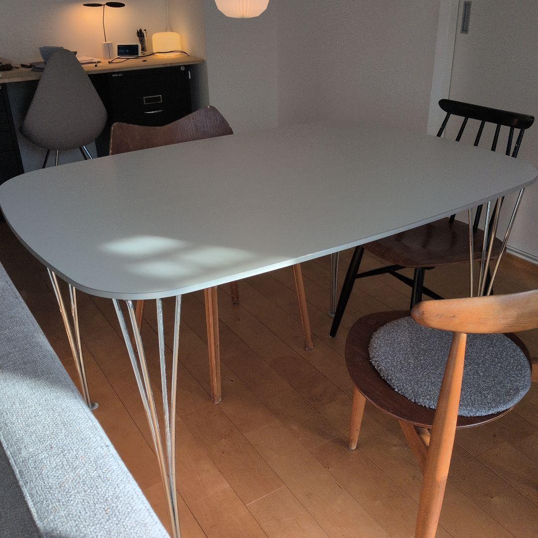 FH125 フリッツ・ハンセンテーブルホワイト　ダイニング　ヤコブセン