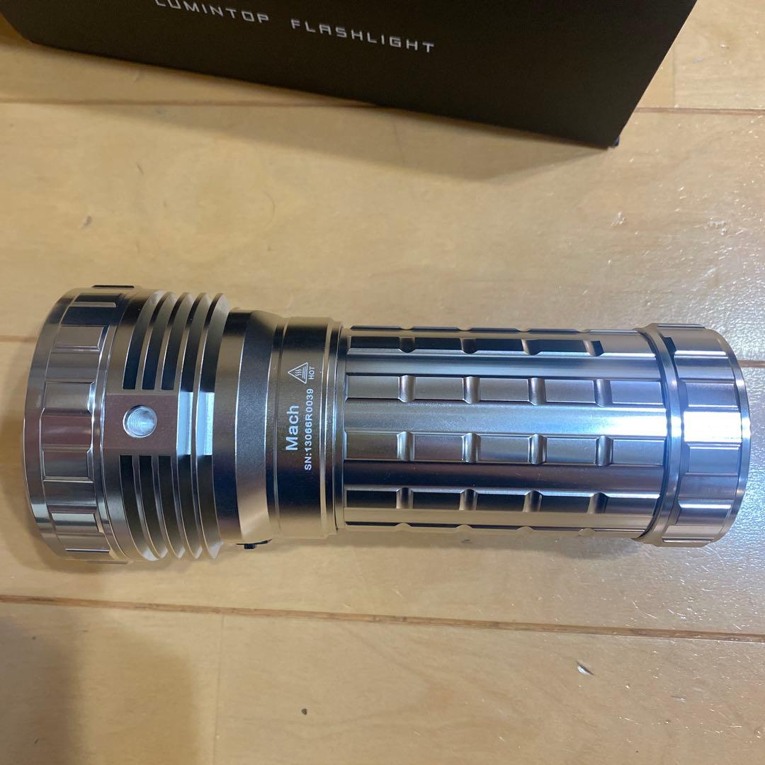 LUMINTOP MACH 46950 23,000ルーメン 懐中電灯