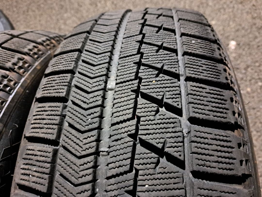 山有り！215/60R17×2安心絶対ブリザック20年製ゴム良好！送料￥300