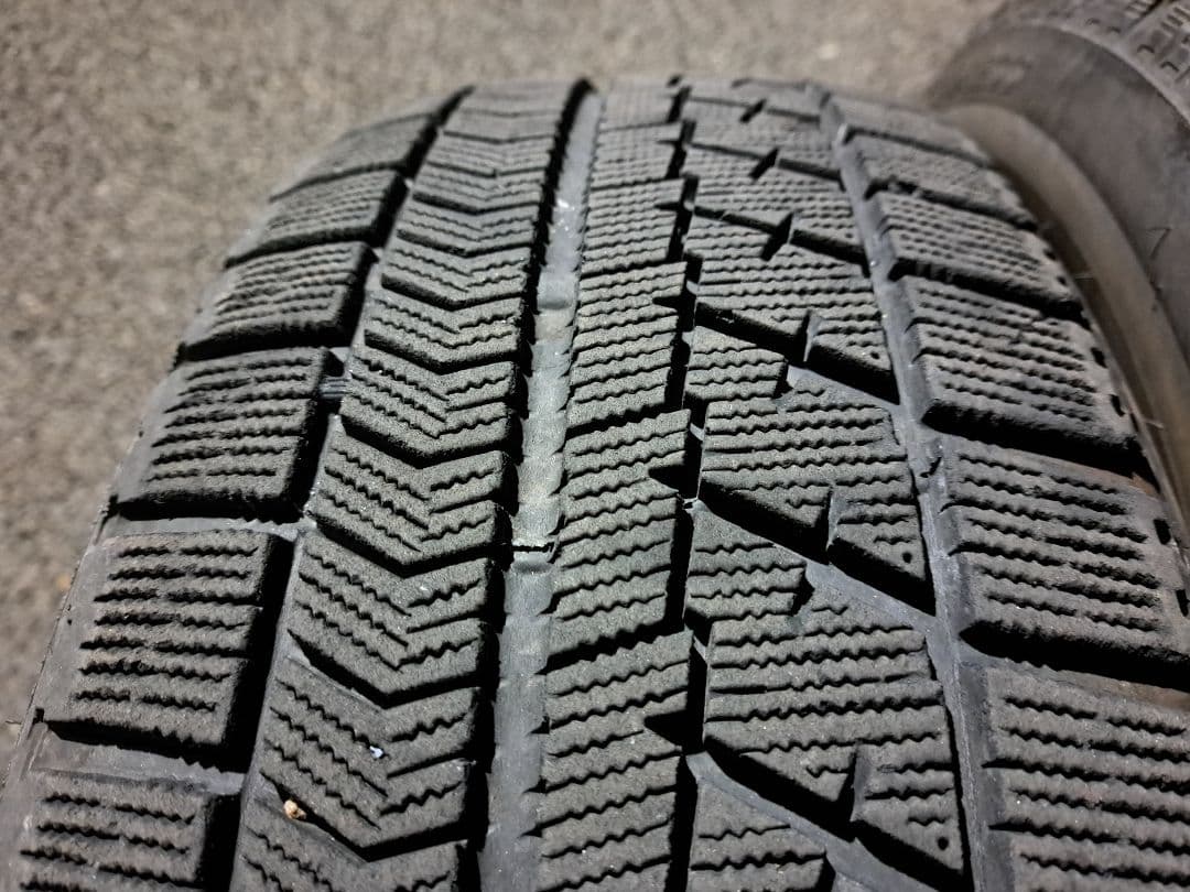 山有り！215/60R17×2安心絶対ブリザック20年製ゴム良好！送料￥300