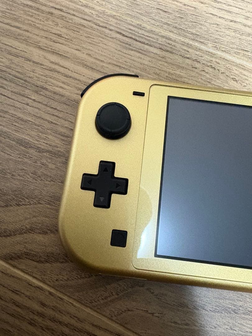 ニンテンドースイッチライトハイラルエディション極美品