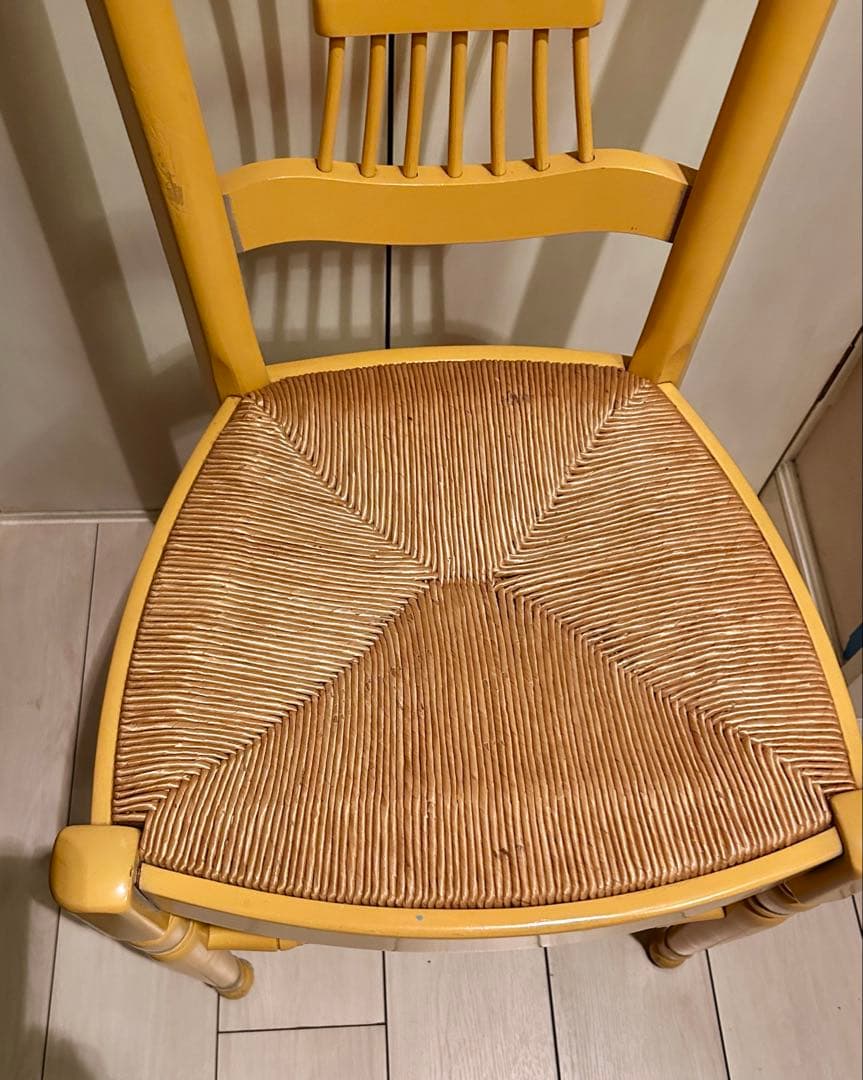 ビンテージ　イエロー　木製ラッシュシートチェア②
