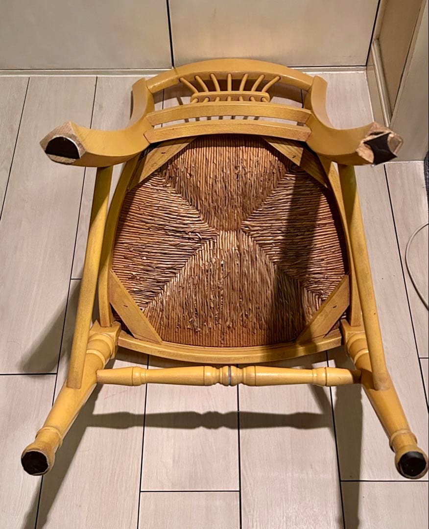 ビンテージ　イエロー　木製ラッシュシートチェア②