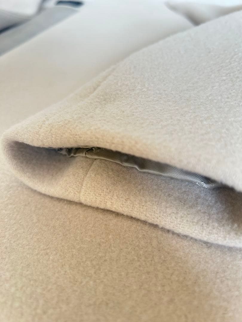 美品　ユナイテッドトウキョウ　カシミヤ混　Vネックノーカラーコート