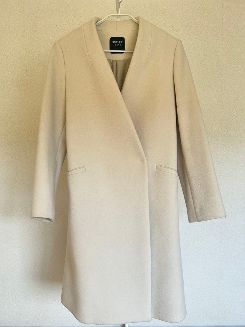 美品　ユナイテッドトウキョウ　カシミヤ混　Vネックノーカラーコート