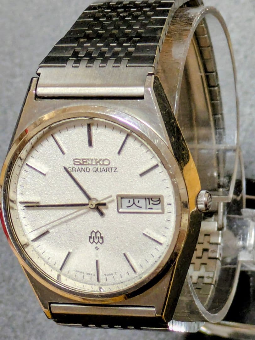 SEIKO GRAND QUARTZ アンティーク腕時計