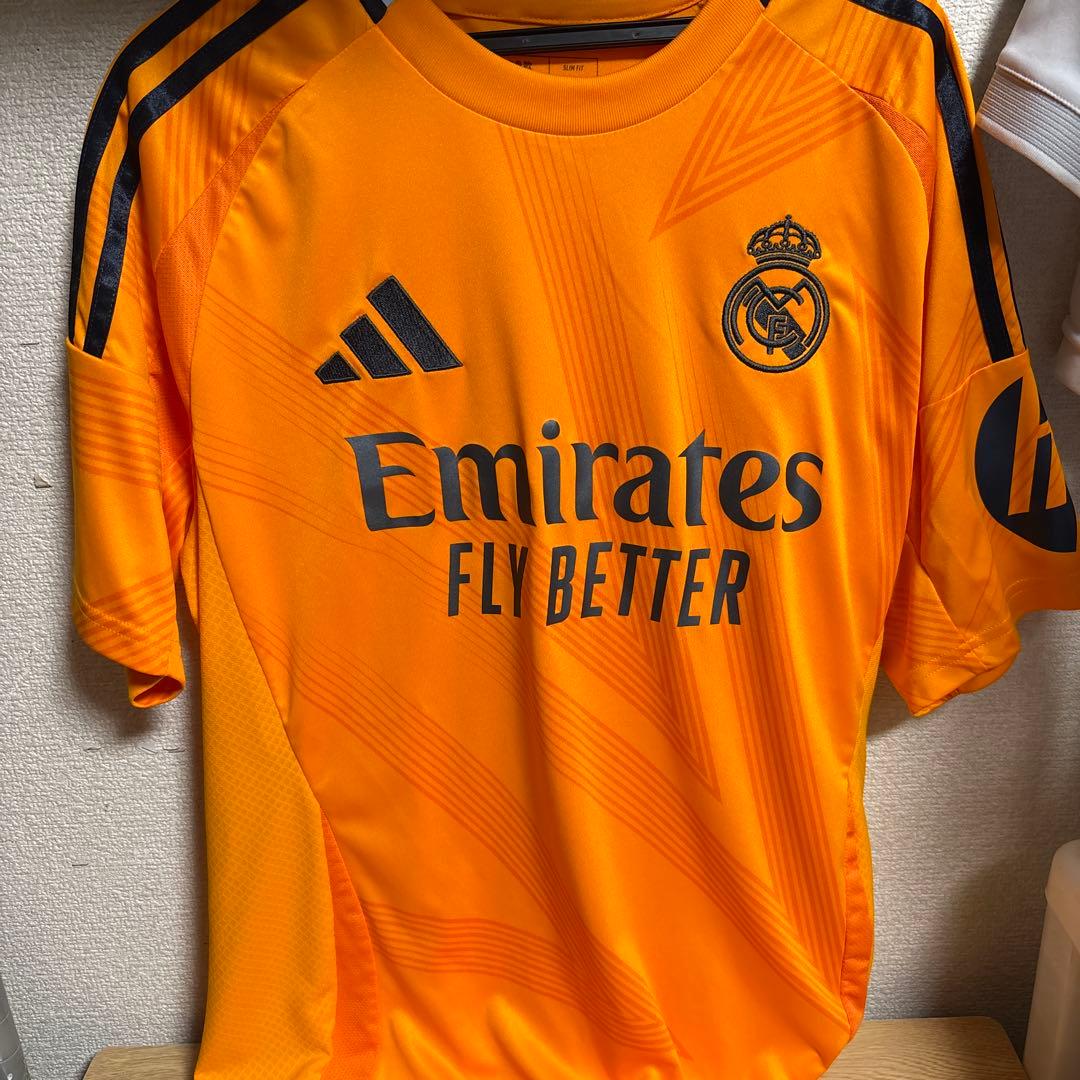 レアル・マドリード MBAPPÉ シャツ 9番 オレンジ　正規品