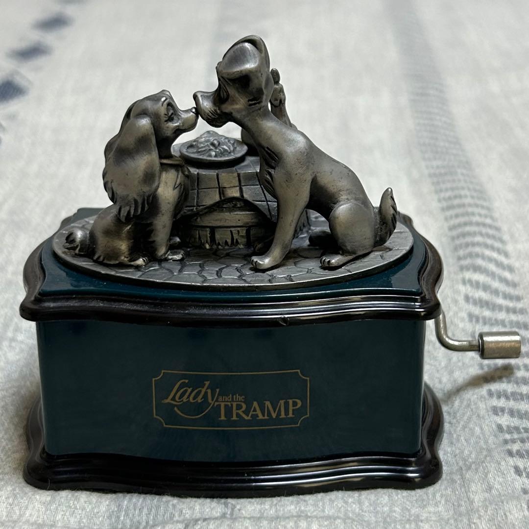 Disney　わんわん物語　レディ＆トランプ　オルゴール　小物入れ　ララルー