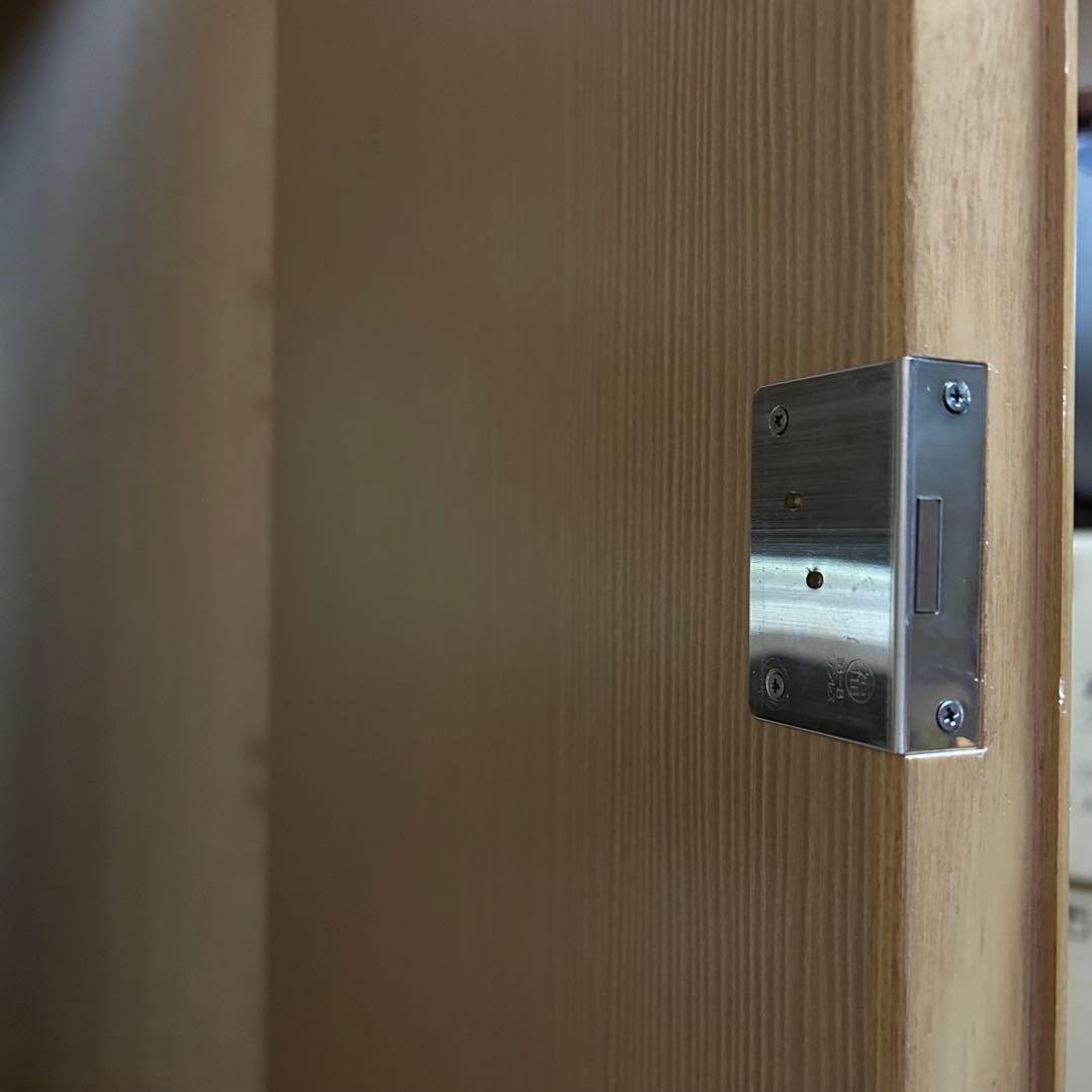 極希少　桐下駄箱　桐箪笥　和桐　前飾り付き　年輪に桐　隠し鍵飾り　和モダン