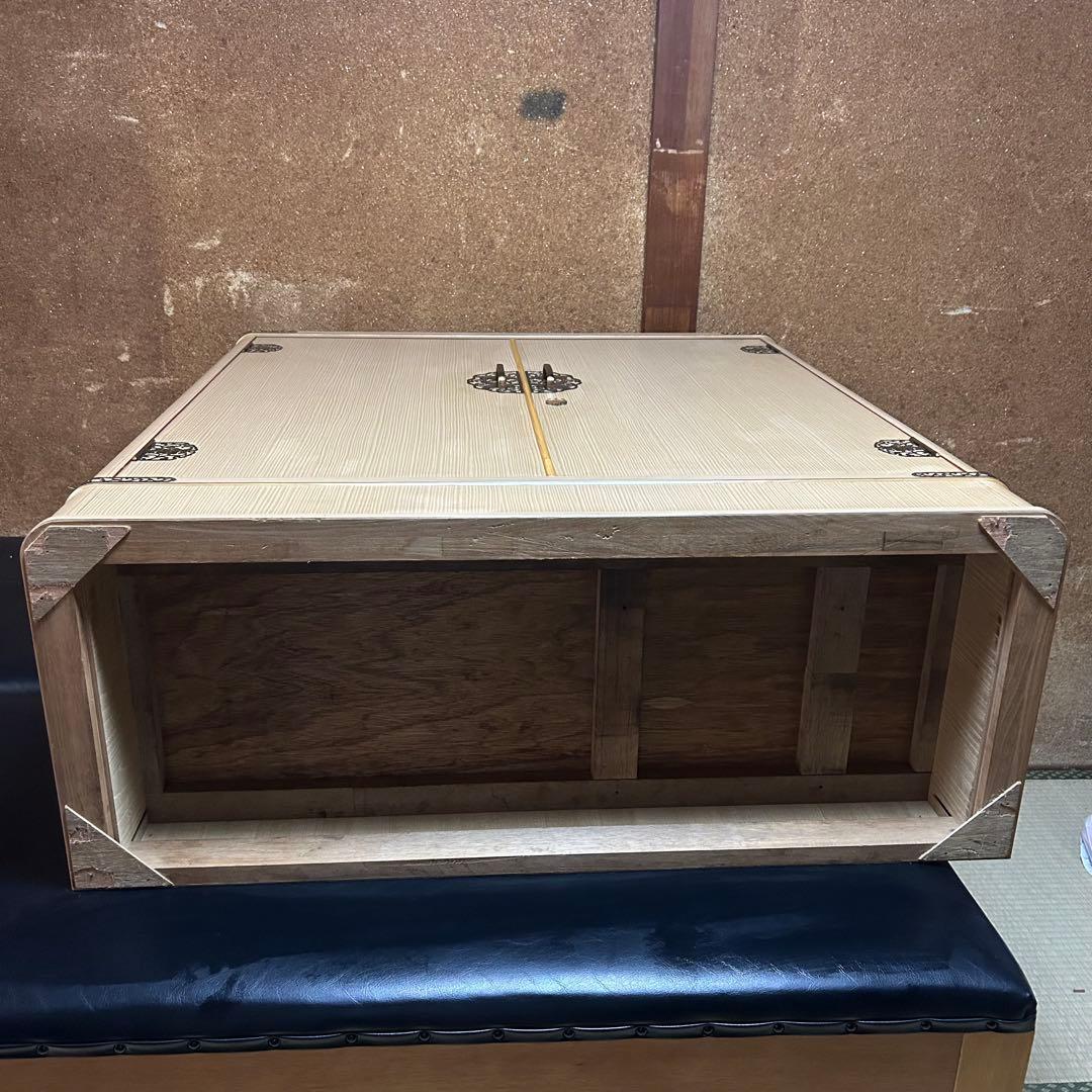 極希少　桐下駄箱　桐箪笥　和桐　前飾り付き　年輪に桐　隠し鍵飾り　和モダン