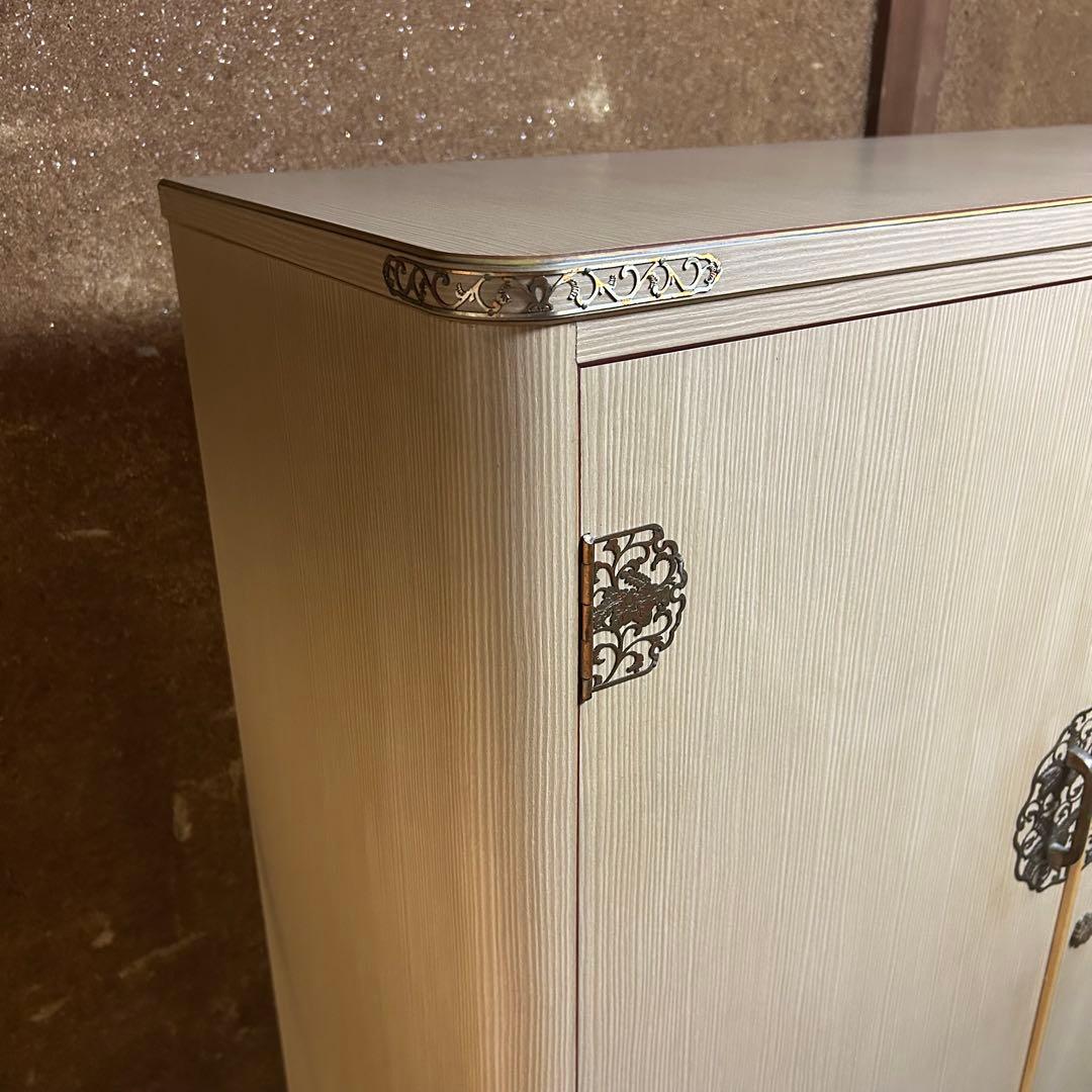 極希少　桐下駄箱　桐箪笥　和桐　前飾り付き　年輪に桐　隠し鍵飾り　和モダン