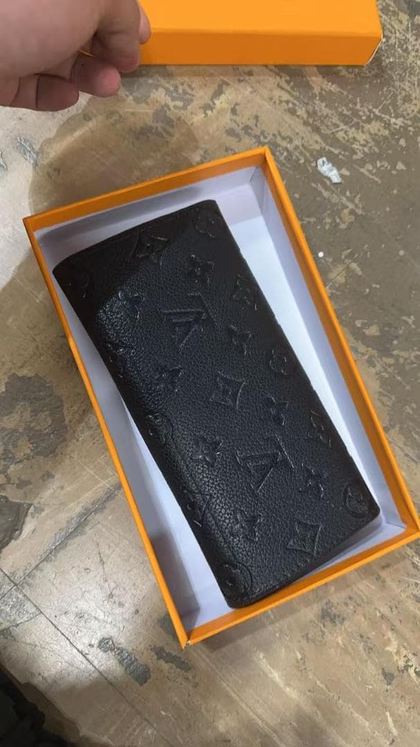 極美品　ルイヴィトン　サラ　メティス　長財布　ブラック