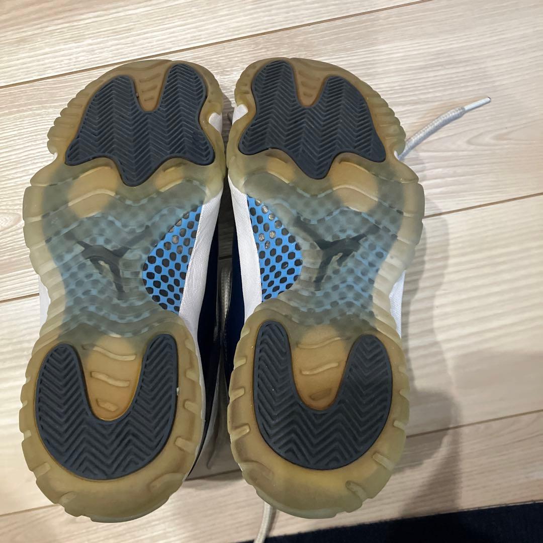 Air Jordan 11 ホワイト/ネイビー