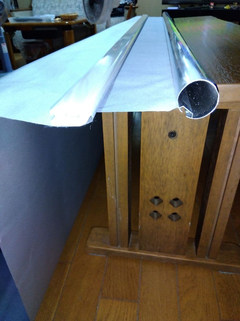 模擬出品　巻取りなしのロールスクリーン　グレー色（購入不可）