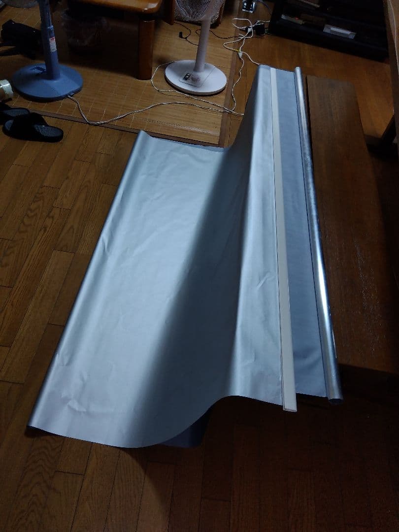 模擬出品　巻取りなしのロールスクリーン　グレー色（購入不可）