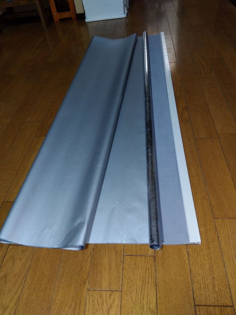 模擬出品　巻取りなしのロールスクリーン　グレー色（購入不可）