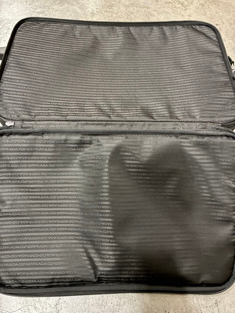 A）プラダ PRADA キャリーケース ブラック系 黒 スーツケース ナイロン