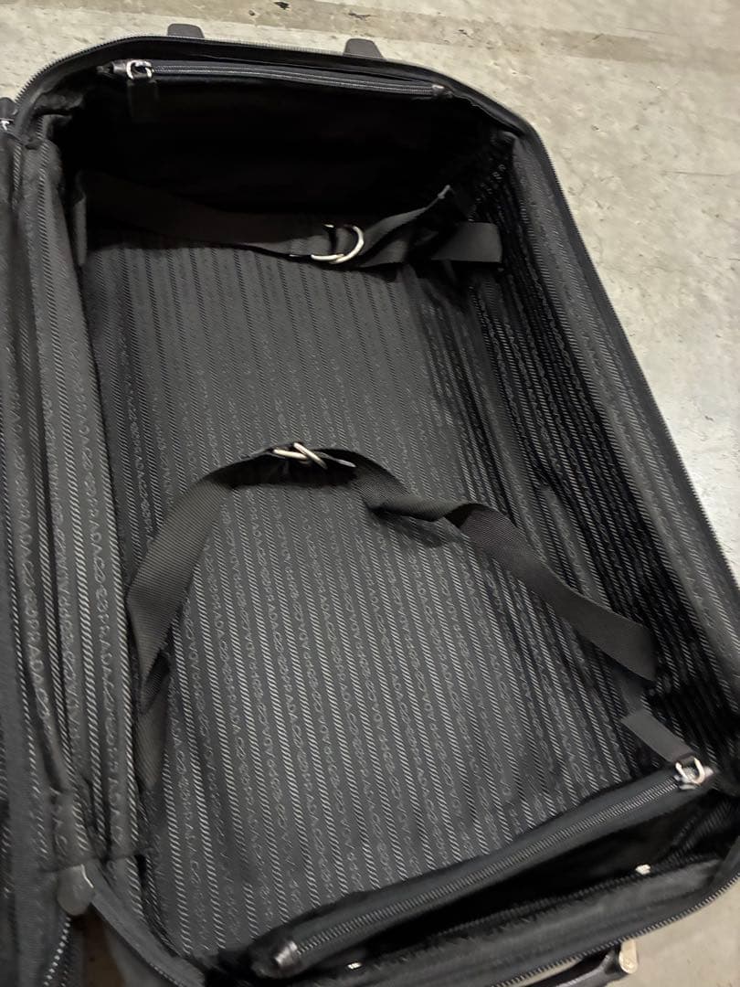 A）プラダ PRADA キャリーケース ブラック系 黒 スーツケース ナイロン