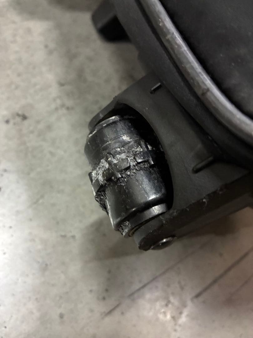 A）プラダ PRADA キャリーケース ブラック系 黒 スーツケース ナイロン