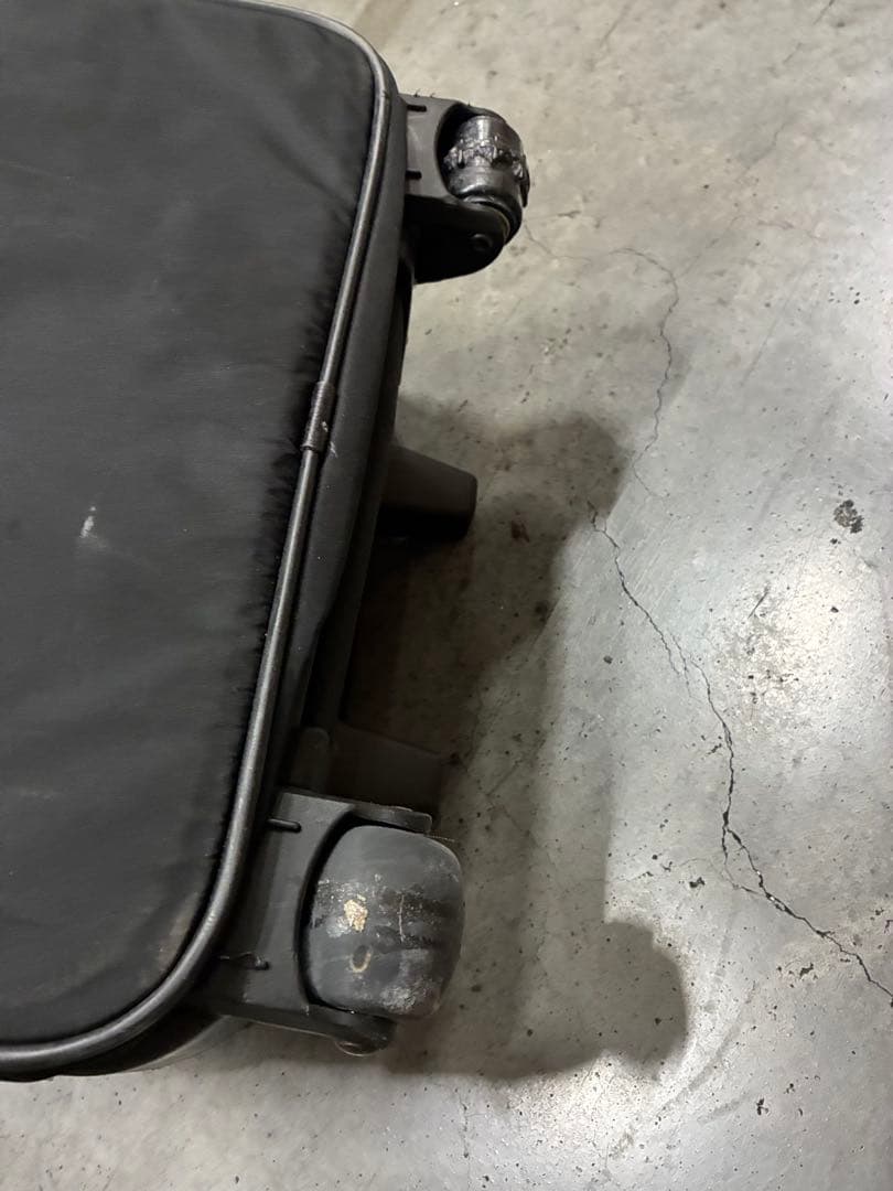 A）プラダ PRADA キャリーケース ブラック系 黒 スーツケース ナイロン