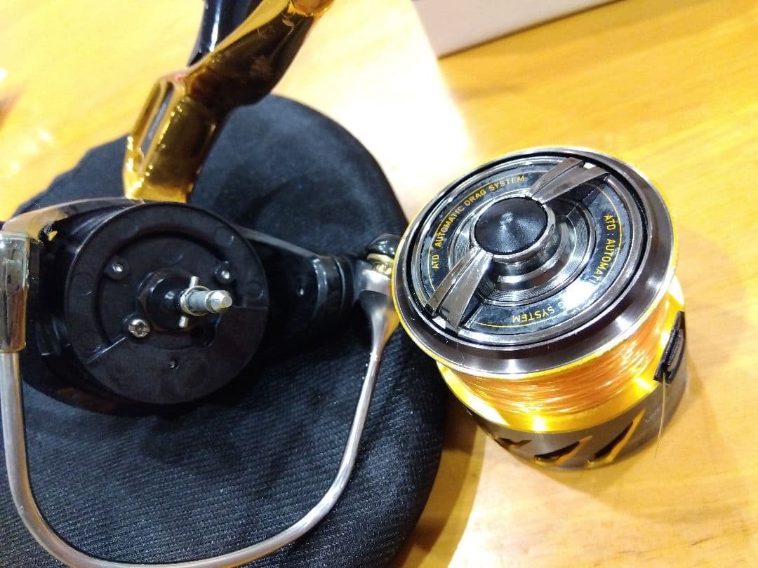 ダイワ　19ラグザス 2500LBD　LAXUS レバーブレーキリール