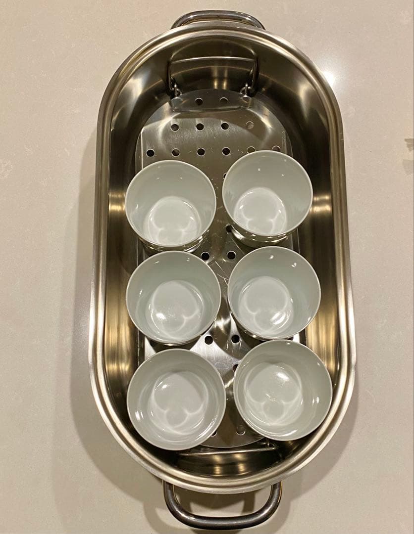 スイス製ステンレススチール 蒸し器 (茶碗蒸し８個一気に調理可！)