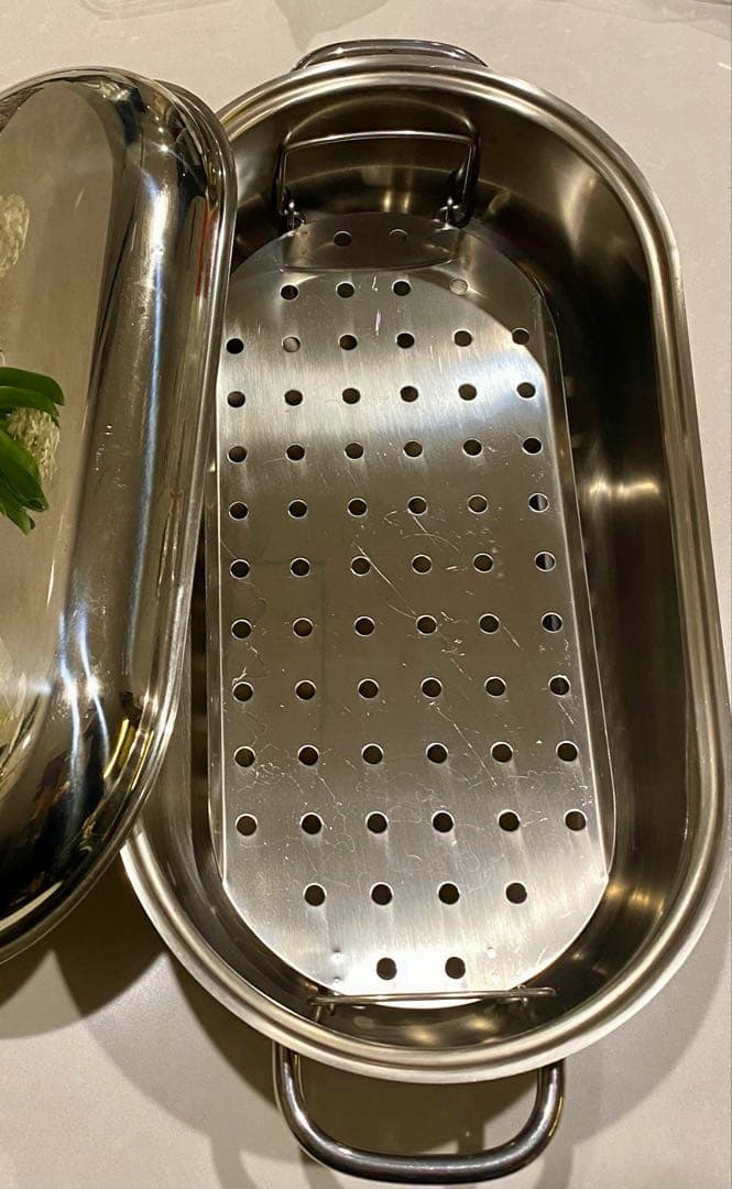 スイス製ステンレススチール 蒸し器 (茶碗蒸し８個一気に調理可！)