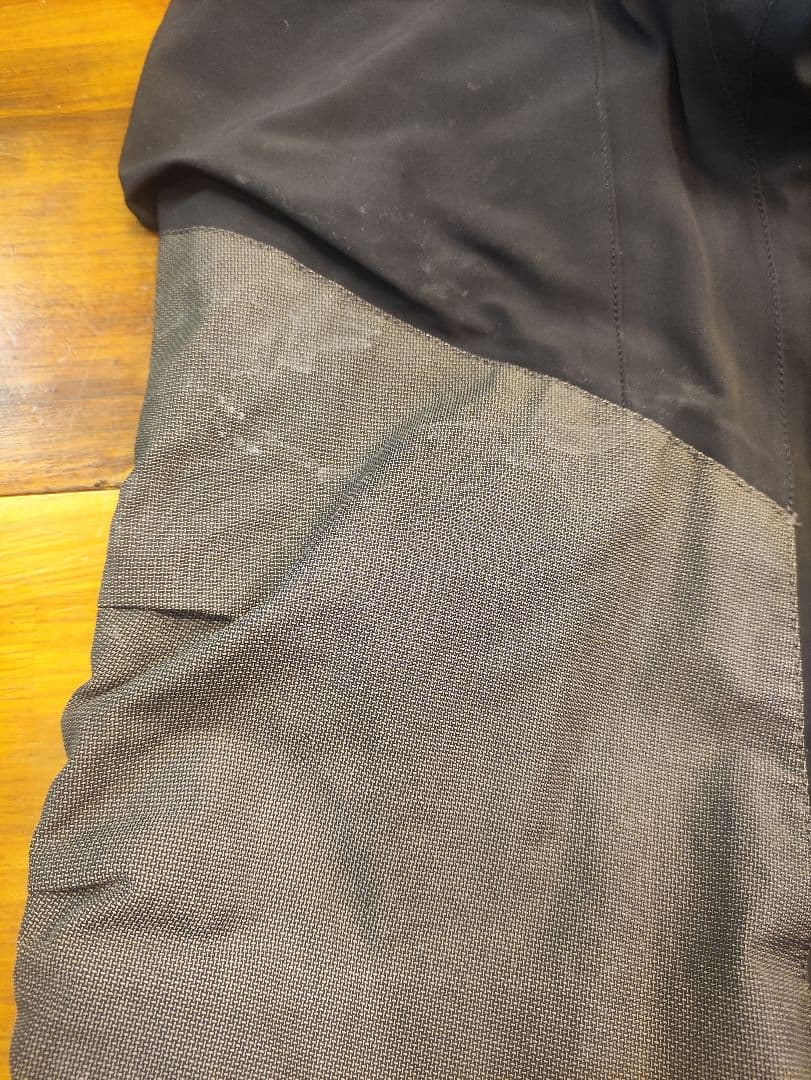 クレッタルムーセン　撥水スノボ・スキーウェア　つなぎ　3L　表記サイズs