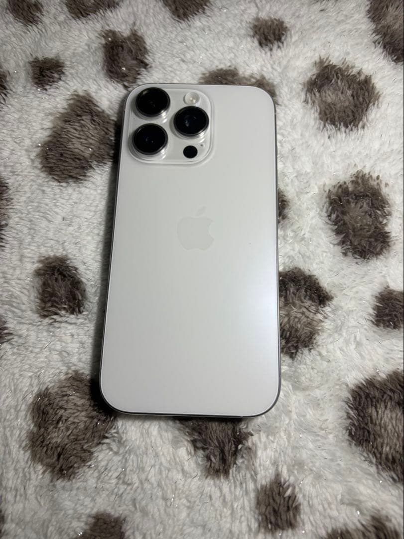 iPhone 16 Pro 256GB SIMフリー ホワイト ひび割れあり