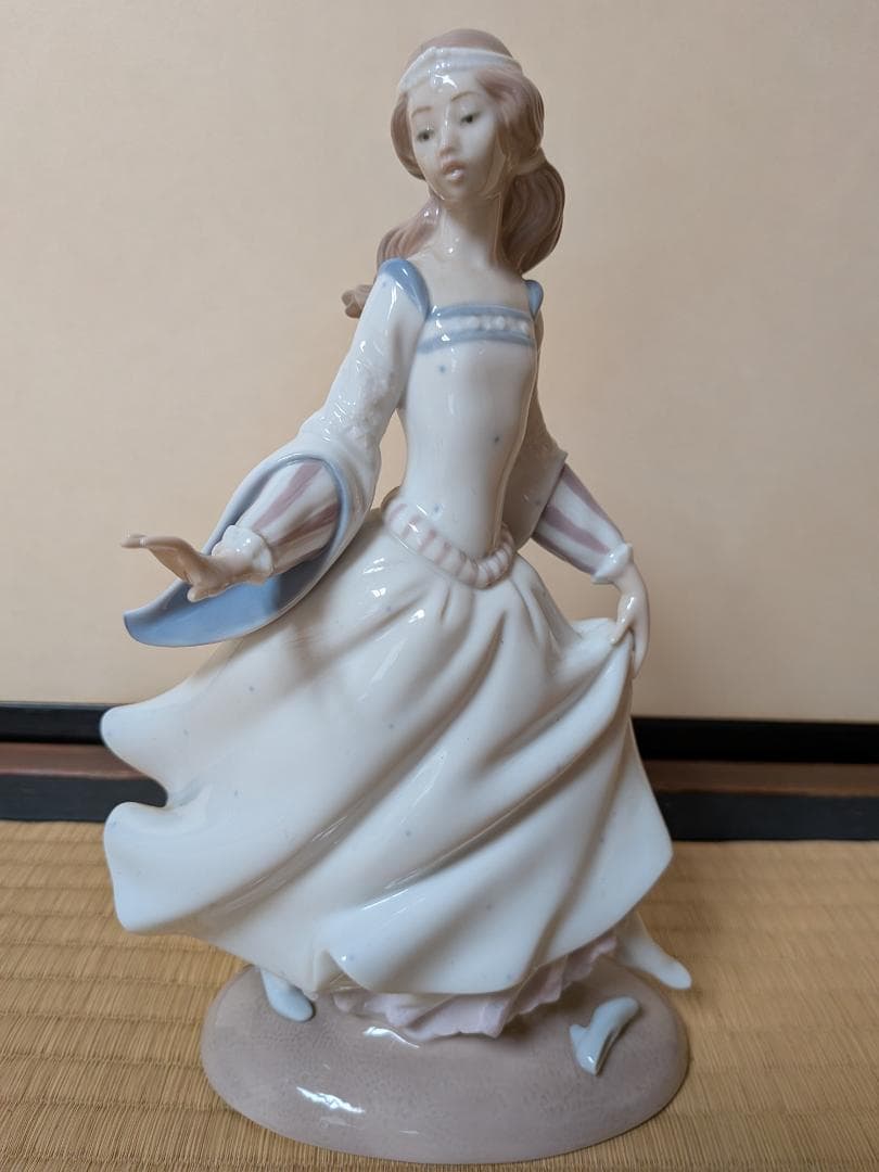 リヤドロ LLADRO' 4828 シンデレラ