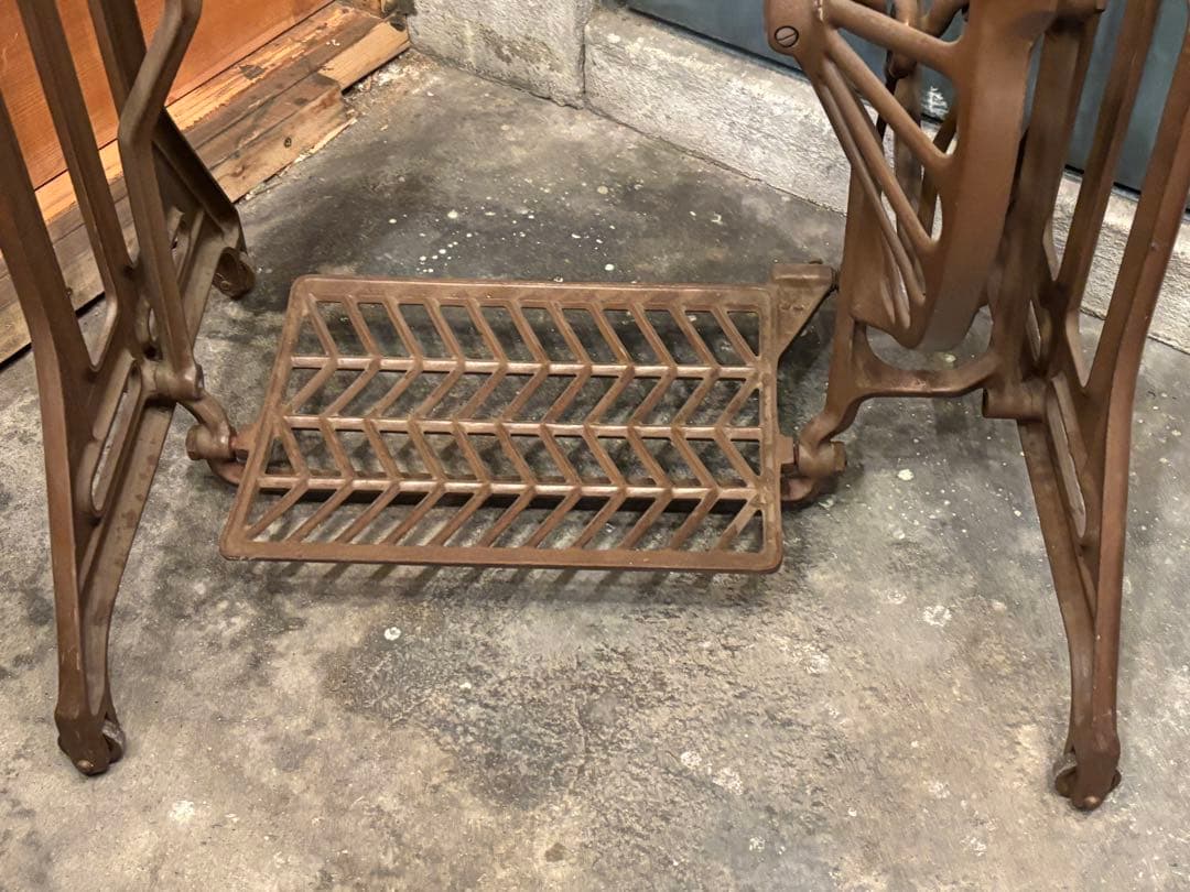 mitsubishi 三菱 足踏みミシン脚 アンティーク レトロ テーブル