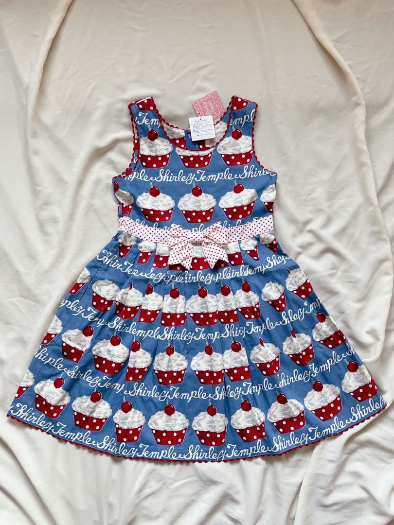 カマキリ三世 シャーリーテンプルカップケーキ柄ワンピース130cm