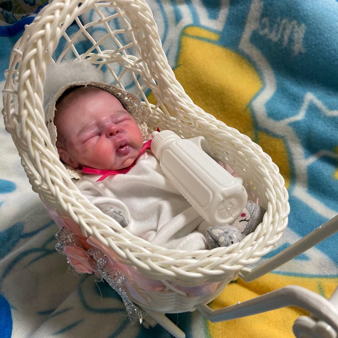 樹脂粘土ベビー　産まれたてベビー