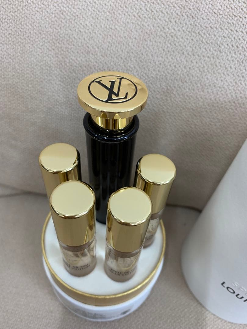 LOUIS VUITTON SPELL ON YOUトラベルスプレー 4本セット