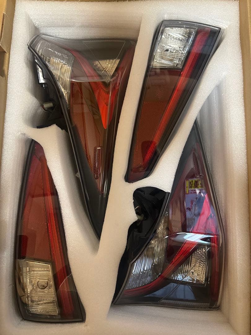 50プリウス前期　テールランプ