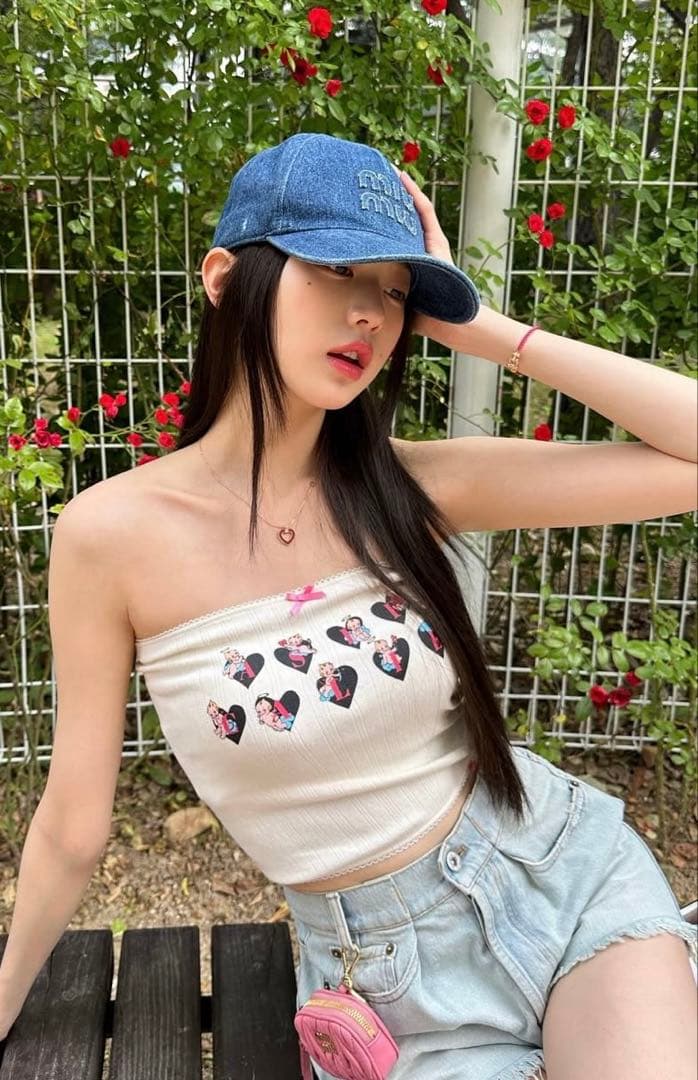 【現行モデル美品】Miu Miu デニムキャップ 標準M／ウォニョン着用