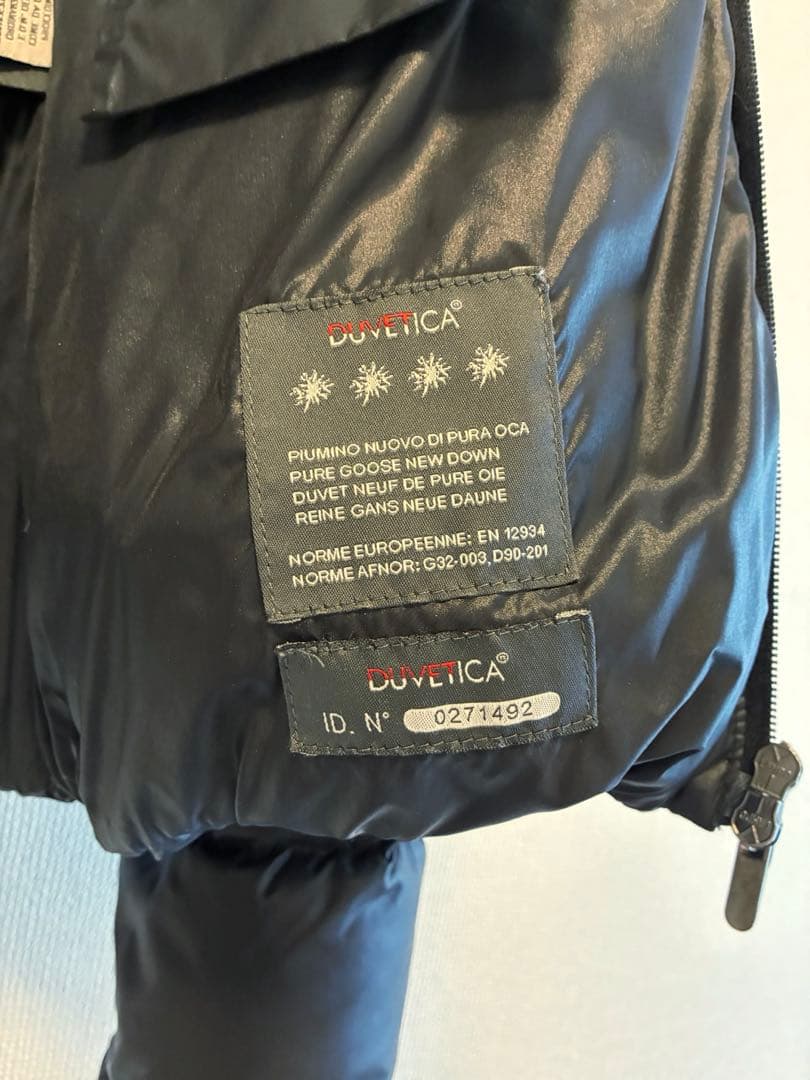 DUVETICA ダウンジャケット　黒　サイズ40