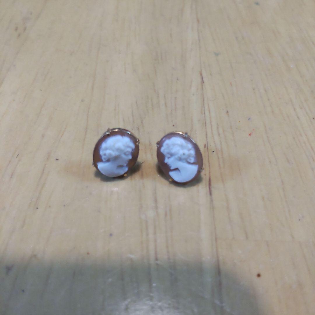 18金イタリア製シェルカメオ スタッドピアス