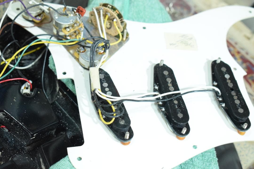 ギター Fender Eric Clapton Stratocaster Blackie