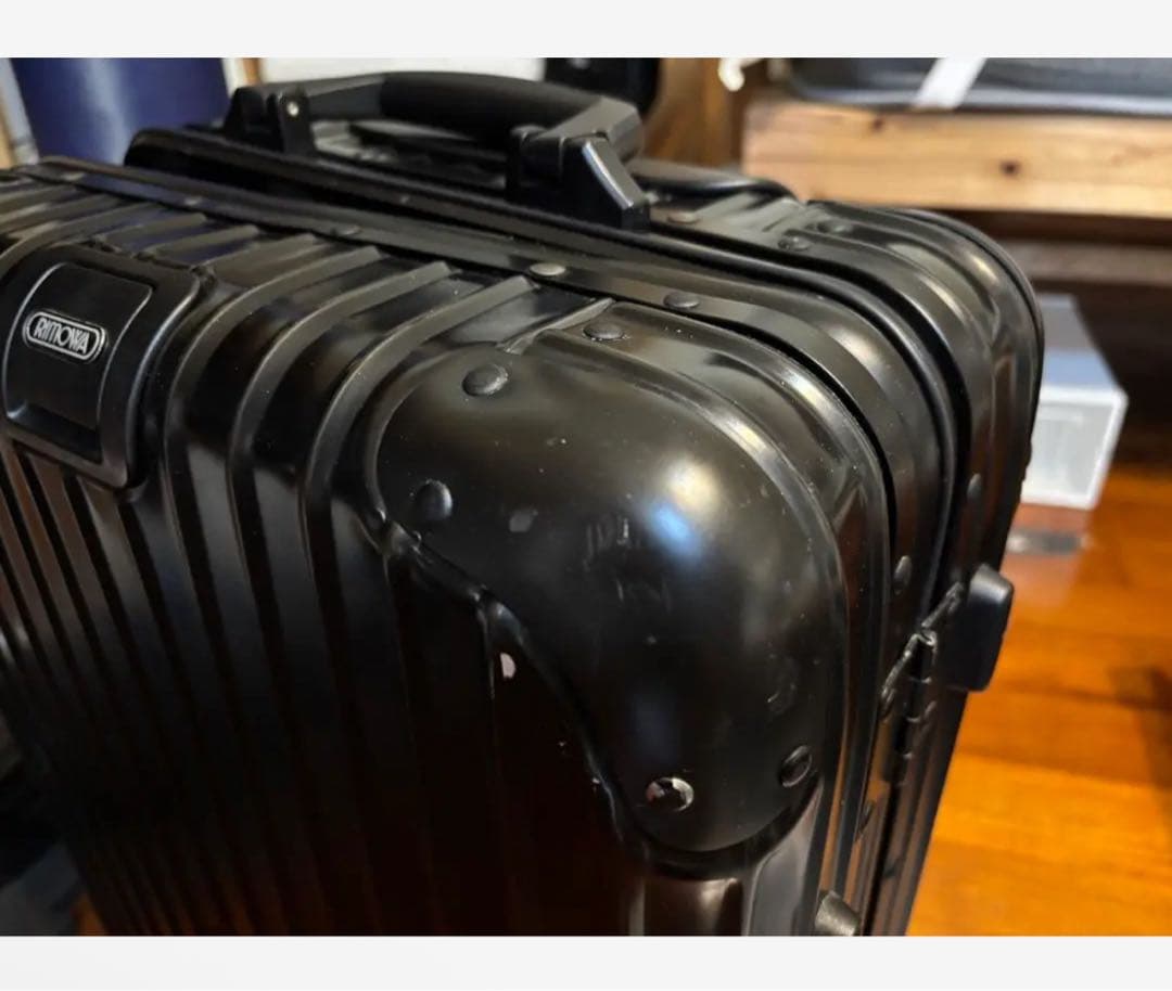 MONCLER × RIMOWA モンクレール×リモワ