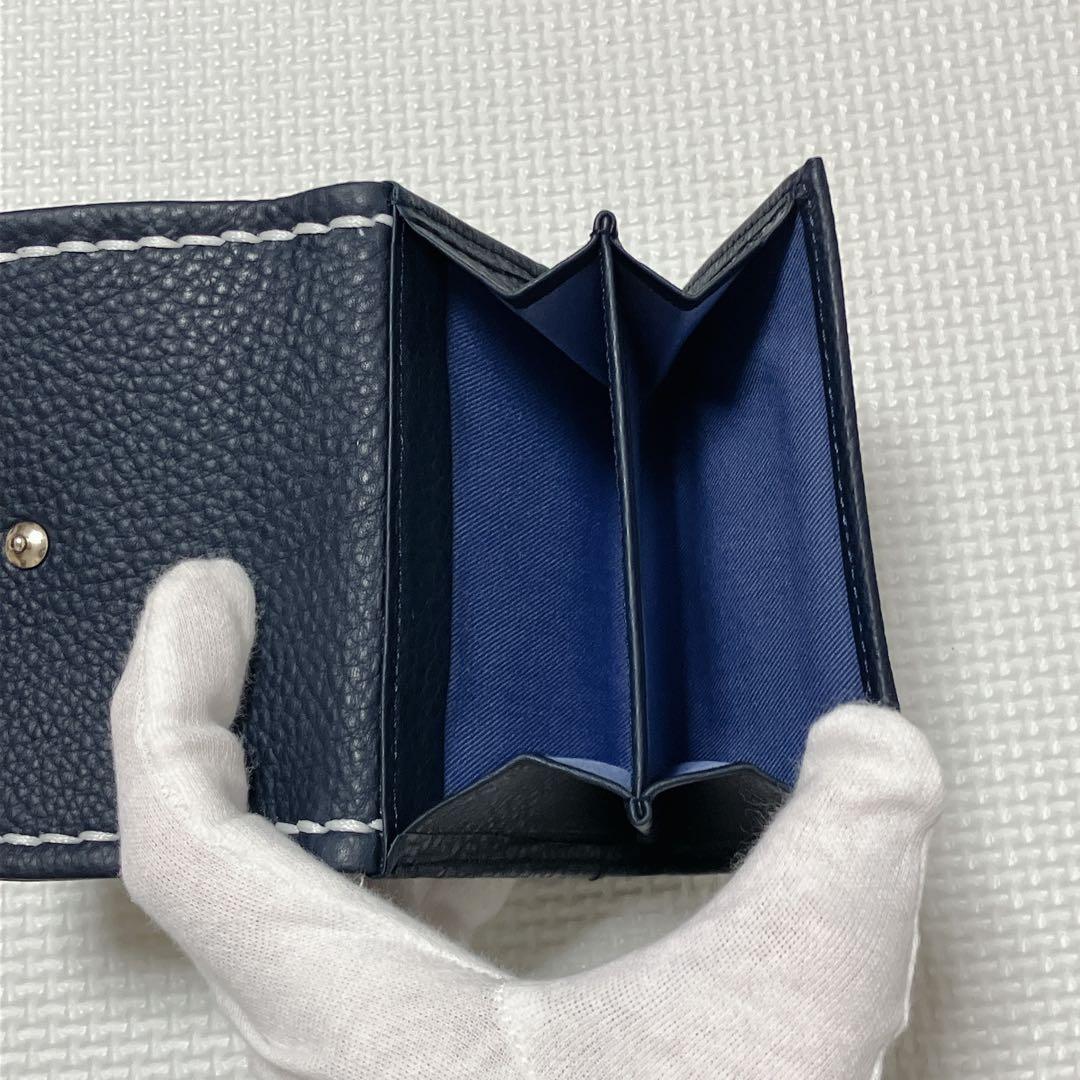 未使用Kitamura キタムラ　レザー二つ折り財布　ネイビー　紺　「K」ロゴ