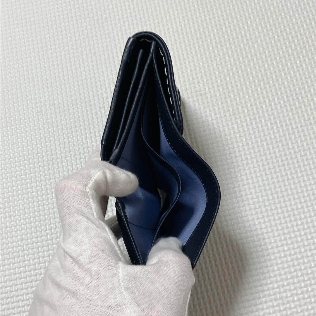 未使用Kitamura キタムラ　レザー二つ折り財布　ネイビー　紺　「K」ロゴ
