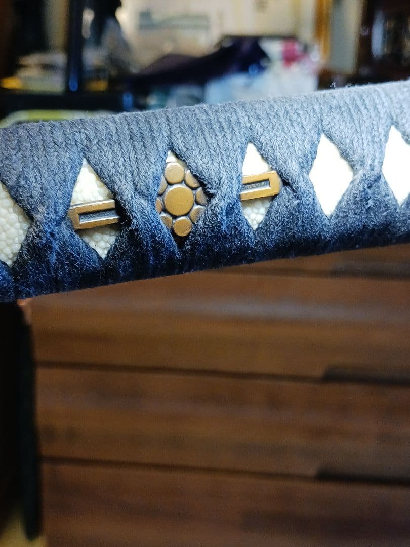 肥後拵え、居合用模造刀、本木　本鮫革　車輪鍔　樋入り砂型刀身 (訳有り価格)