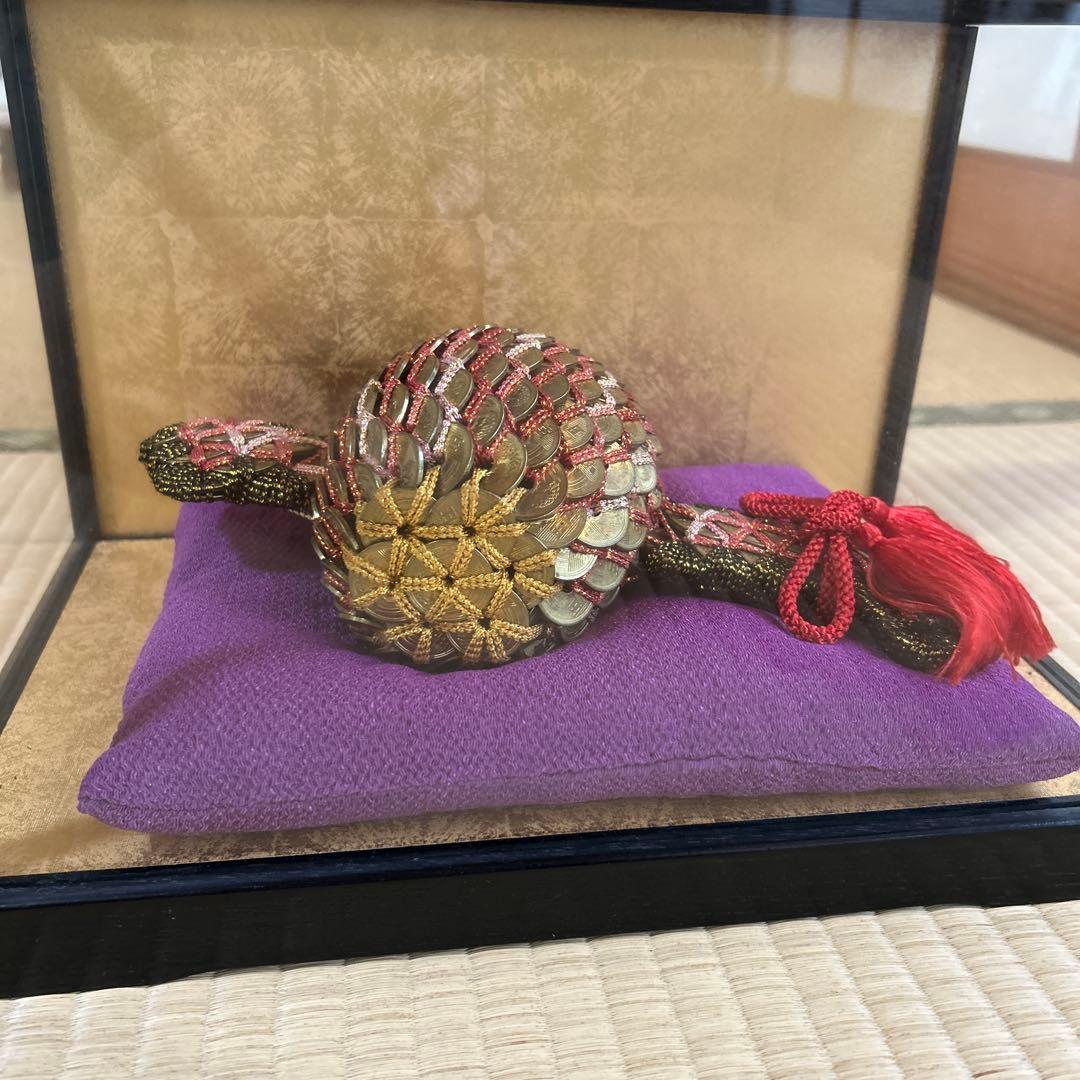 5円玉で作製された打ち出の小槌　ケース付き